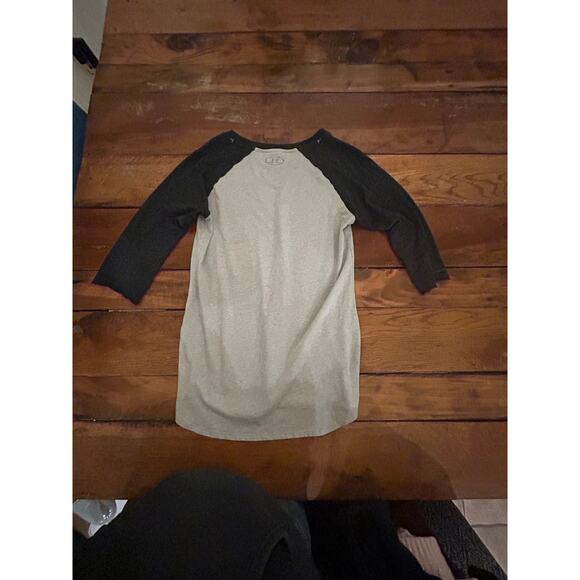 Under Armour Protect this house I will 3/4 sleeve tshirt SZ XS? - Picture 8 of 10